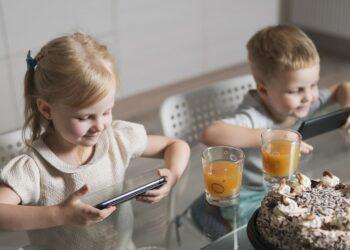 Digital Age Parenting: Strategies for Navigating the Online World
